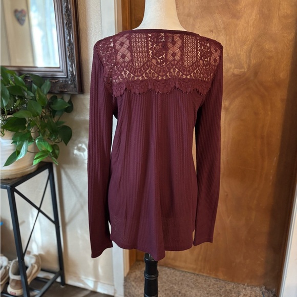 Lucky Brand, maroon long sleeve shirt. - Picture 5 of 11